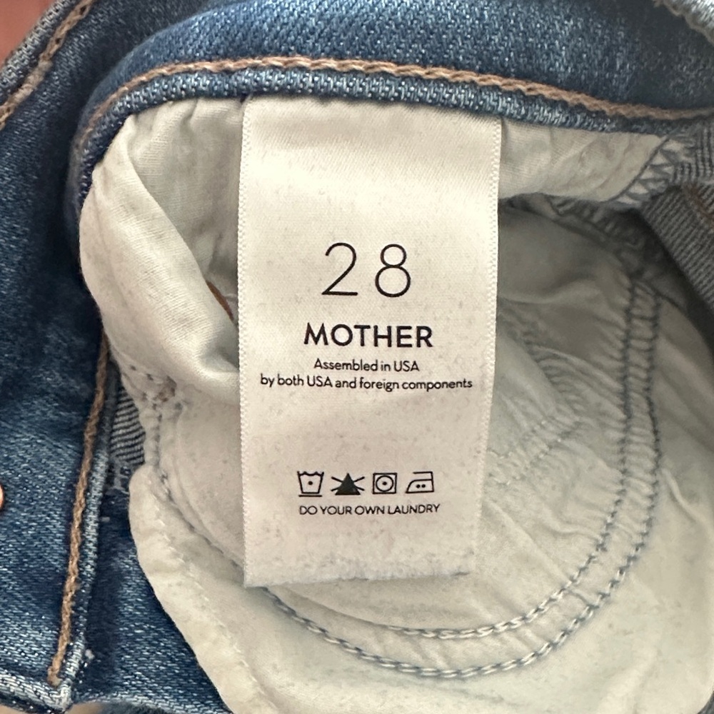 Mother Weekender Fray Jeans - Picture 6 of 9